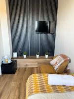 Single Room with Shared Bathroom