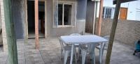 Casa reformada com Wi-Fi, garagem e lavanderia - B&B Capão da Canoa