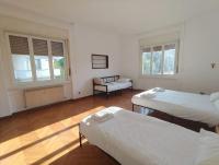 Dock Bay Lodge Hostel - B&B Trieste