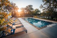 ParcBlu Unit 5 Grace - Bed and Breakfast Fredericksburg