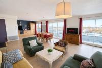 Au bout du port avec balcon et terrasse - Bed and Breakfast Saint-Vaast-la-Hougue