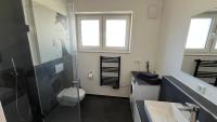 Neue und modische Wohnung im Duisburger Süden - B&B Duisburg