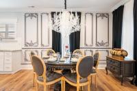 4BR Themed Stay Suite Near NC State Downtown Sleeps 10 - Chambres d’hôtes Raleigh