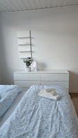 Modern Arctic Retreat with Stunning Mountain Views - B&B Narvik