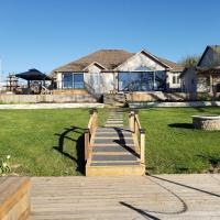 Picturesque Luxury Waterside Villa - B&B Niagara Falls