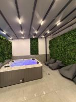 City Center Jacuzzi Lux 2master BD apartment - B&B Atenas
