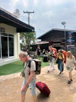 Green guesthouse - Bed and Breakfast Ban Don-En