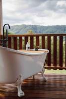 Two Little Witches Cottage Retreats - Bed and Breakfast Oceanview