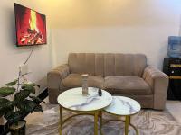 Blackwhite Luxury Hosts - Bed and Breakfast Thika