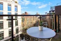 Zone 1 Waterloo Modern Apt , 1 Min to Tube, Balcony & South Bank - B&B London