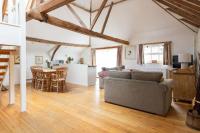 Rural Cottage Accommodation for 14 - B&B Sidlesham