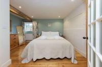 Rural Cottage Accommodation for 14 - B&B Sidlesham
