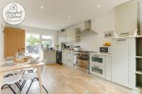 Luxury 2-Bed House in Stevenage Sleeps 6 Free Parking Barefoot & Board - B&B Shephall