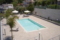 Villa Acquamarina, Family apartments with pool - 300 meters from the beach - B&B Santa Maria