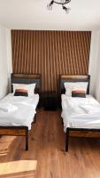NoSpeedLimit-Design Apartment-100qm-bis zu 8 Personen-Parkpatz - Chambres d'hôtes Landshut