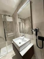 Appartamento Deluxe con 2 Camere da Letto e Balcone