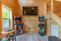 Green & Black Bear Cabins By Beyond Expectations - B&B Sevierville