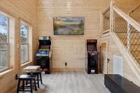 Green & Black Bear Cabins By Beyond Expectations - Bed and Breakfast Sevierville