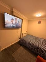 Demure Living Space - B&B Southampton