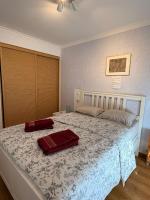 Spacious, modern 3 BR apartment in Almada, Portugal - Ferienwohnung Almada