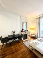 Arc de Triomphe 5 minutes away by walk - Ferienwohnung Paris