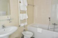 Camera Matrimoniale Superior con Vista Canale 