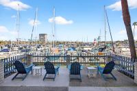 Oceanfront Retreat 1 bedroom with Pool, Spa & Balcony at Marina Del Mar - Chambres d'hôtes Oceanside