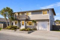 Pacific Seaside House by Pebble Beach & Redwoods - Ferienwohnung Crescent City