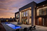 Suncrest by Fieldtrip JT Modern w Pool and Views - Bed and Breakfast Joshua Tree