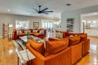 Spacious Getaway By Wolf Pen Gap 15 Acres and Pool! - B&B Mena