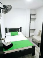 Camera Matrimoniale con Bagno in Comune 