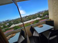 VIEWS of City and Anzac Bridge and Blue Mtns 1BR in 2BR Annandale Apt - Chambres d'hôtes Sydney