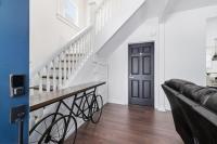Contemporary Private En-Suite - Steps to Cleveland Clinic - B&B Cleveland