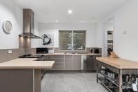Currumbin Coastal Escape Sleeps 8 - B&B Gold Coast