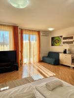 Beszédes 69 Apartment Siófok by BLTN - B&B Siófok