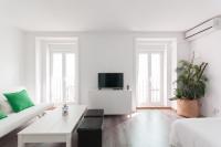 Casa blanca con mucha energía - B&B Madrid