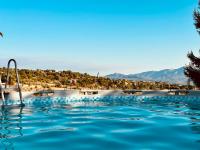 Mountain pool house - Bed and Breakfast Varnávas