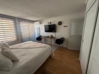Depto Estudio Las Condes 2 personas - Ferienwohnung Santiago