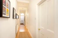 Refined 2-Bed Flat with Classic Edinburgh Charm - Ferienwohnung Edinburgh
