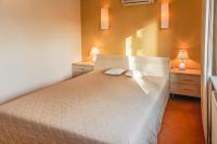 Comfort One-Bedroom Apartment (2 Adults + 2 Children)