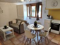 appartement en rez de jardin et terrasse dans villa - Chambres d’hôtes Hyères