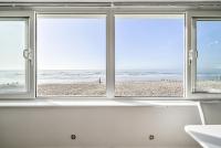 By The Beach - Bracklesham Bay - B&B Chichester