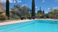 Gîte d'Alex et Elodie au calme avec piscine - Chambres d’hôtes Pernes-les-Fontaines