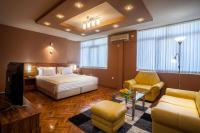 B&B Yambol - Panorama Top Floor Rooms in Hotel Tundzha - Bed and Breakfast Yambol