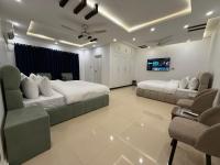 Superior Family Room