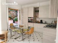 Serenas Beach Side Apt with Parking and AC - Ferienwohnung Monterosso al Mare