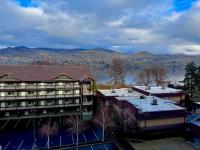 Lakeside luxury with hot tub and pool - Bed and Breakfast Chelan