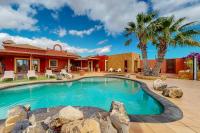 Villa Cora - Traumvilla mit privatem Tennisplatz & beheiztem Pool - B&B Triquivijate