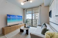 Urban Oasis Luxury Suite- Sky High Amenities - B&B Miami