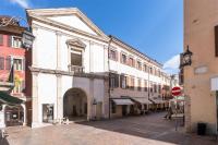 Loft 28 - Authentic Living in Riva Old Town - B&B Riva del Garda